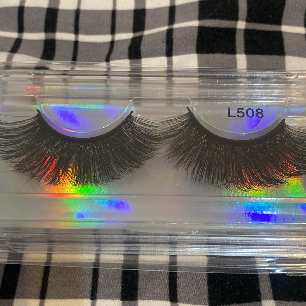 Lashes - Picture 2 of 2